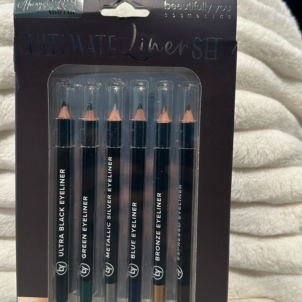 Beautifully You Ultimate 6 Bold EyeLiner Set in black, green, metallic, blue.